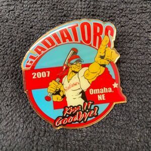 2007 Gladiators Omaha Ne Kiss‎ it Goodbye! Trading Label Pinback Collectible